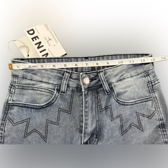 NWT Road Markings Embroidered Western Flare Jeans Blue S - Picture 4 of 9